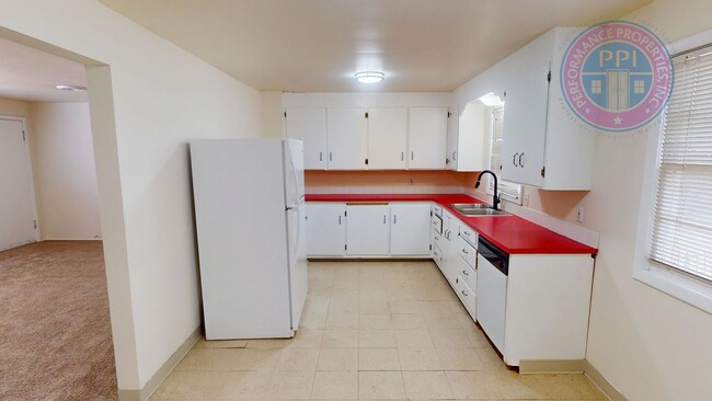 Building Photo - Charming home in NE Portland in the David ...