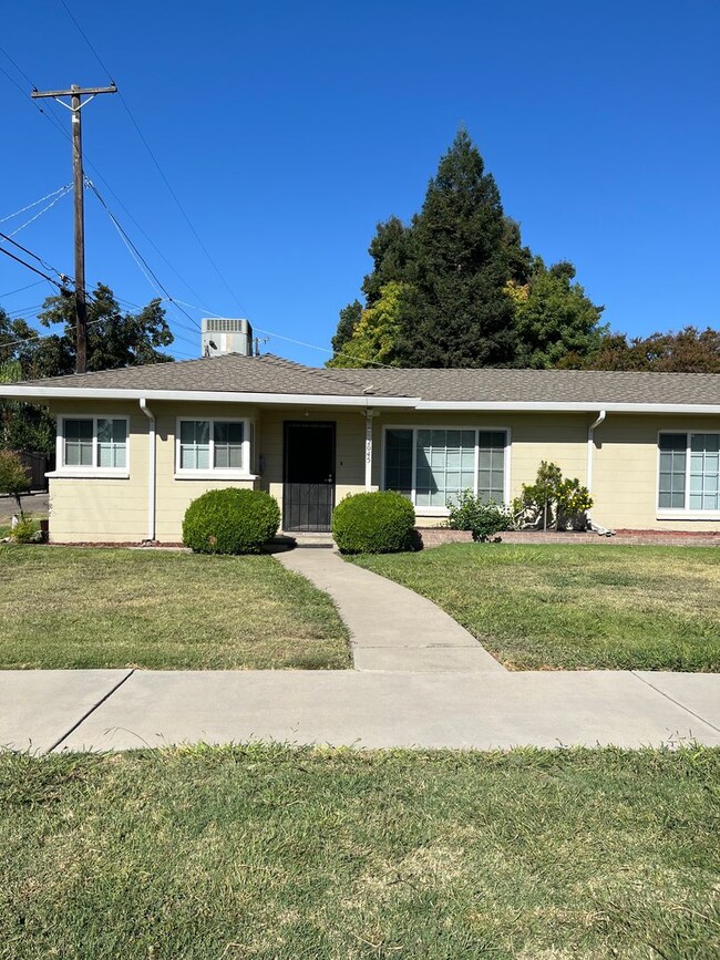 Primary Photo - Perfect 2 bedroom Duplex