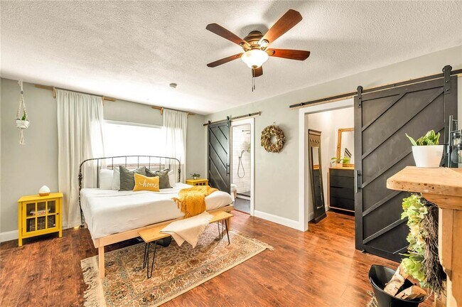 Building Photo - 16084 Stur St