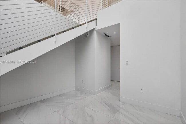 Building Photo - 3750 Yacht Club Dr