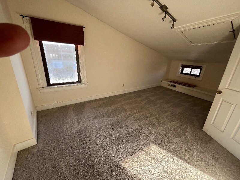 Building Photo - 2873 Colerain Ave