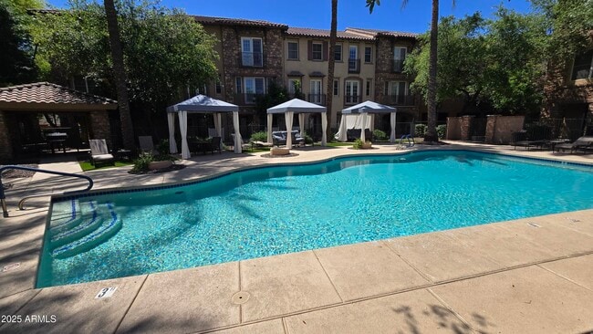 Primary Photo - 2432 E Montecito Ave
