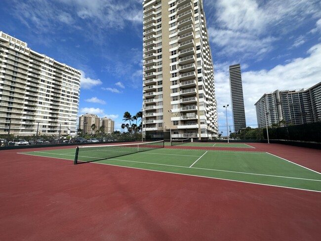 Building Photo - 1985 S Ocean Dr