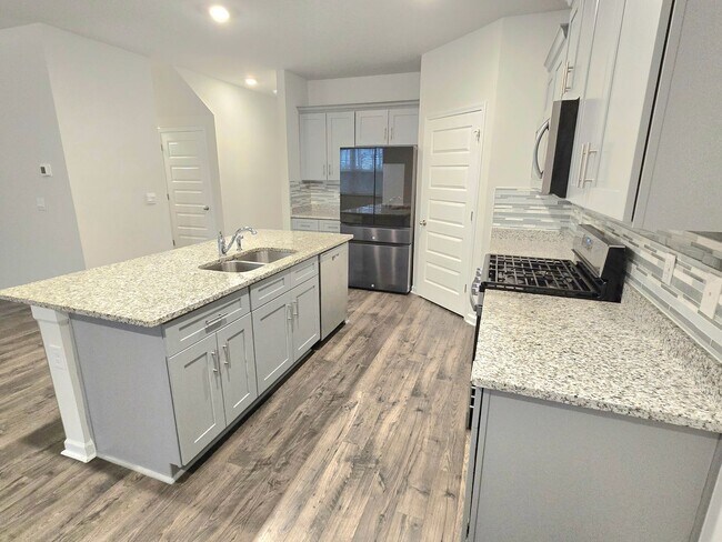 Building Photo - 4828 Southwind Rd