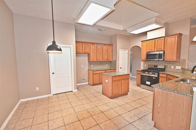 Building Photo - 19222 Aquatic Dr