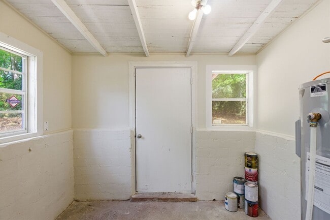 Building Photo - 116 Chester Ave