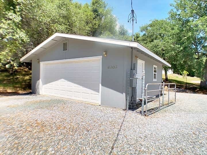 Building Photo - 6303 Windlestraw Rd