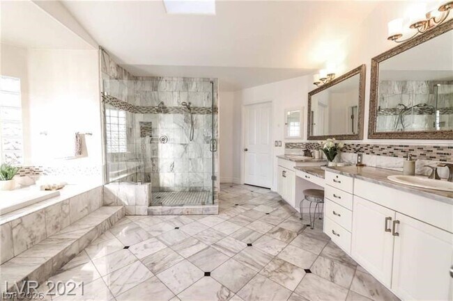 Building Photo - 2237 Fiero Dr