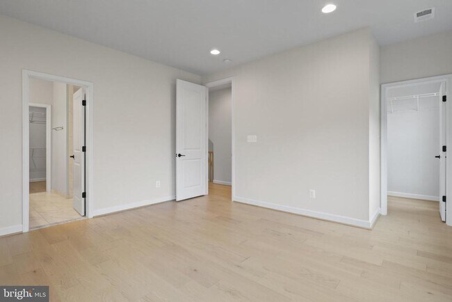 Building Photo - 12311 W Oaks Dr