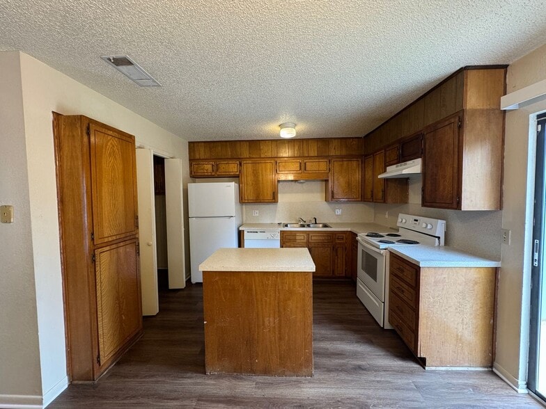 Building Photo - 3407 Victoria Cir