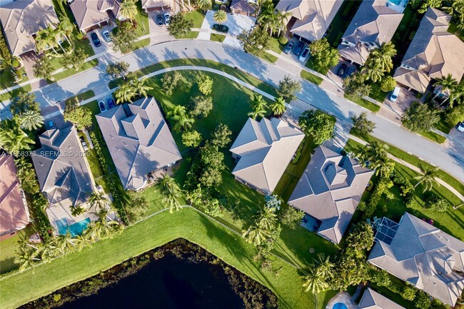 Building Photo - 11894 Fox Hill Cir