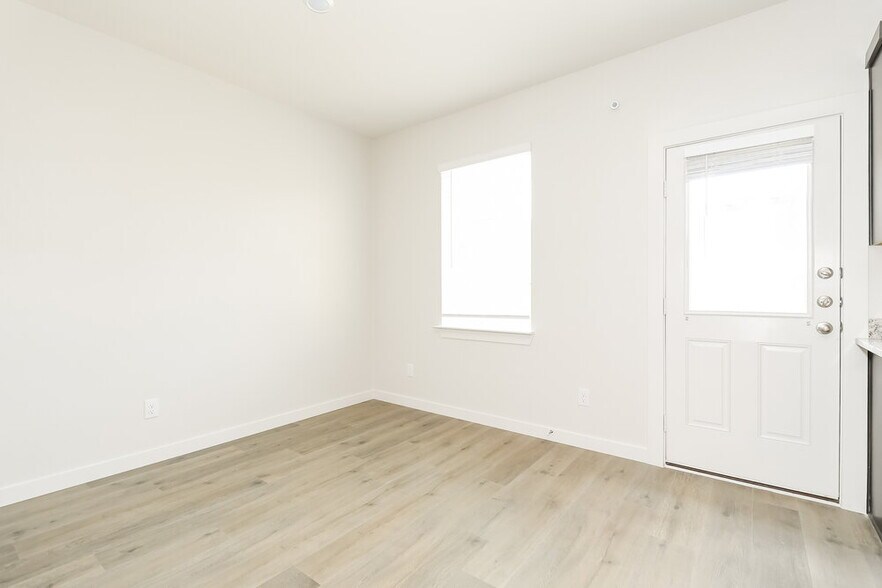 Building Photo - 1508 Harvester Dr