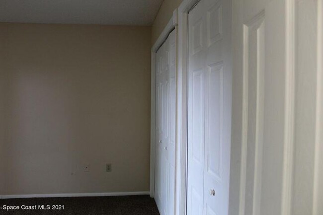 Building Photo - 225 S Tropical Trail