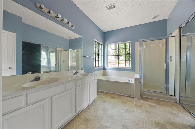 Building Photo - 4997 Wedgewood Pl