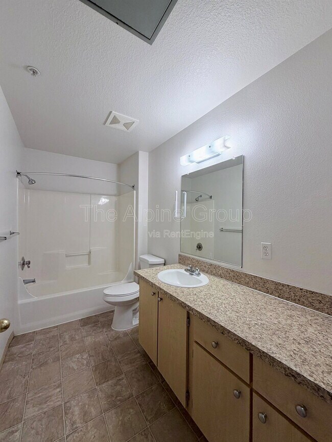 Building Photo - 10020 SW 125th Ave