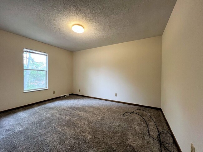 Building Photo - NEW RENTAL RATE...4 BEDROOM HOME IN FARRAGUT!!!