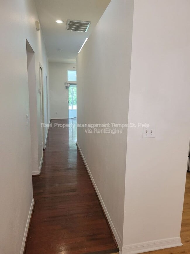 Building Photo - 12514 Hollybrook Ln