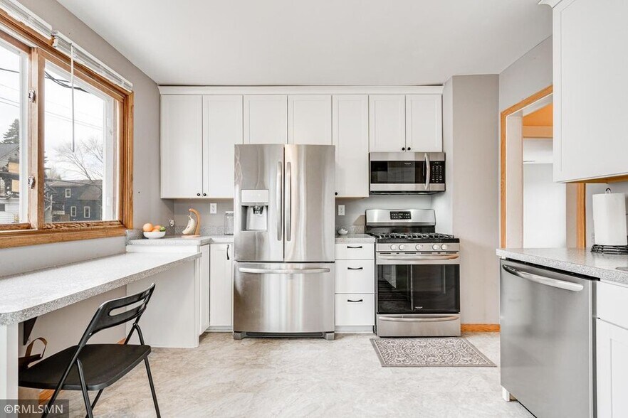 Building Photo - 1113 26th Ave NE