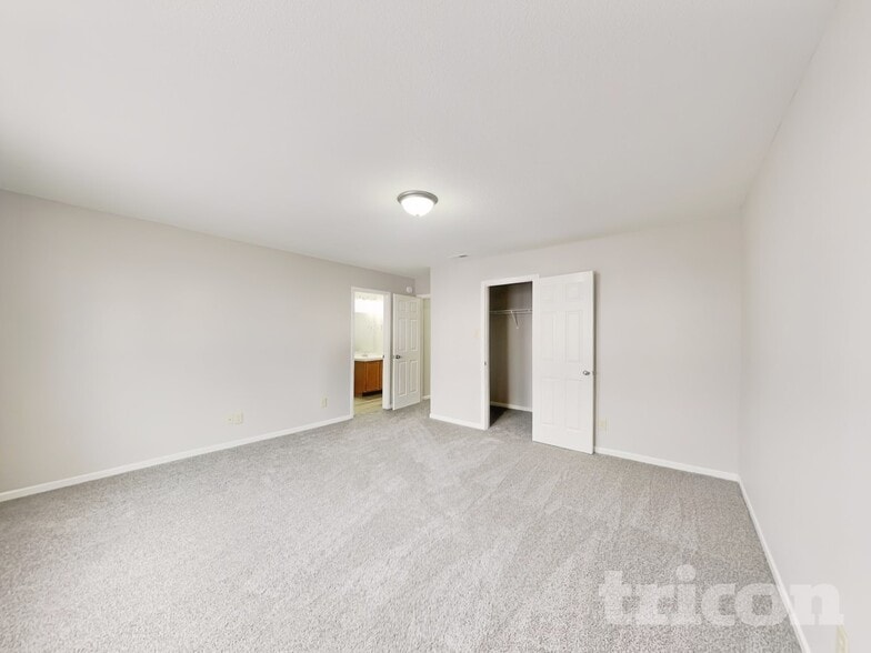 Building Photo - 8039 Retreat Ln