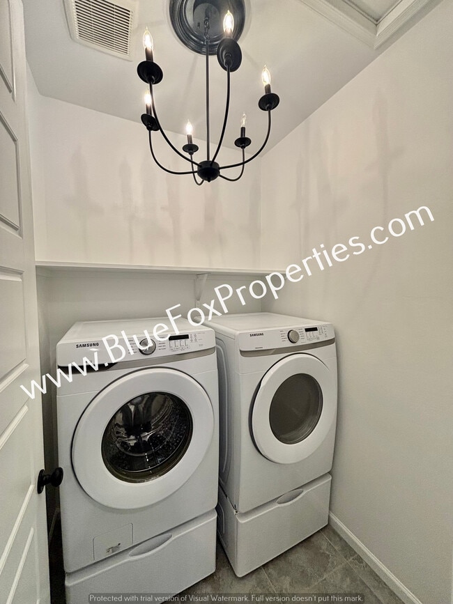 Building Photo - 8112 S Jaeger Pl