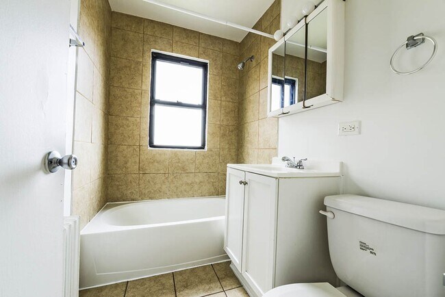 Building Photo - 8255 S Maryland Ave