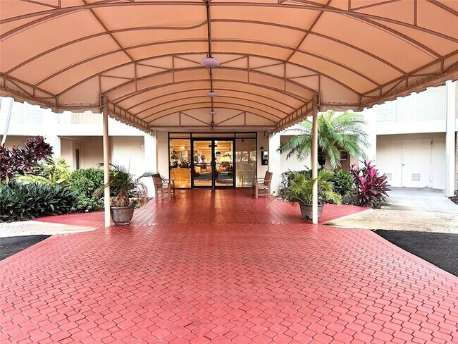 Building Photo - 3010 N Course Dr