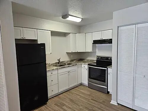 Building Photo - 3950sE SE 17th Ct