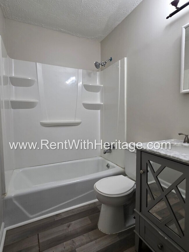 Building Photo - 5990 Peco Ln