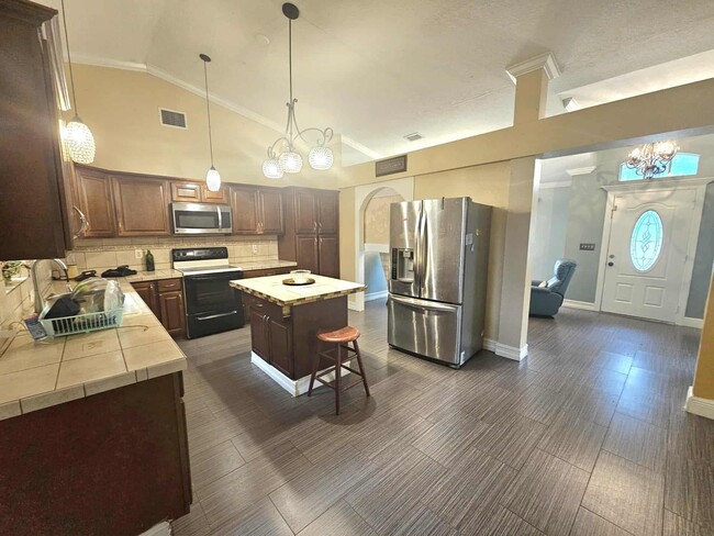 Building Photo - 3641 SW Parsons St