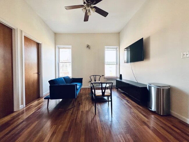 Primary Photo - Furnished room/NOT APARTMENT