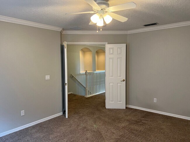 Building Photo - Stunning Windermere Home in Gated Communit...