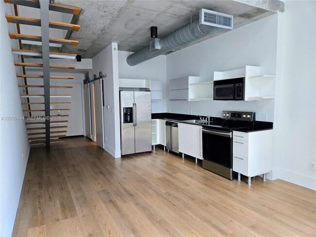 Building Photo - 690 SW 1st Ct