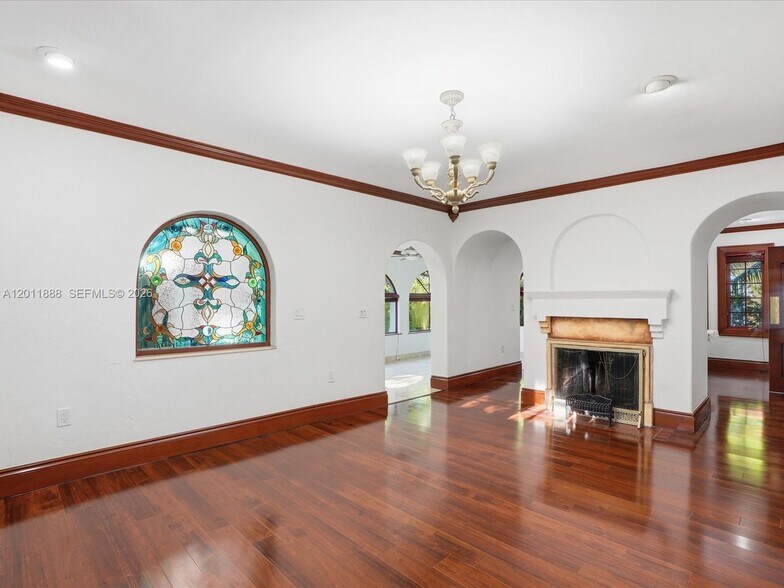 Building Photo - 1135 Asturia Ave