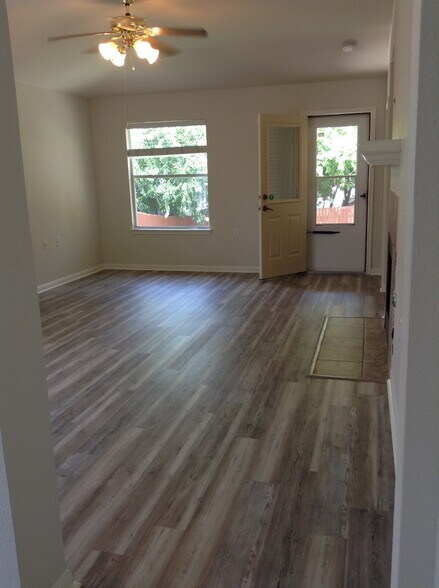 Living room from dinning room - 5605 Bentsen Ln