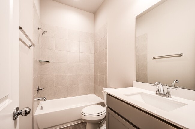 Building Photo - 3918 Sugardale St