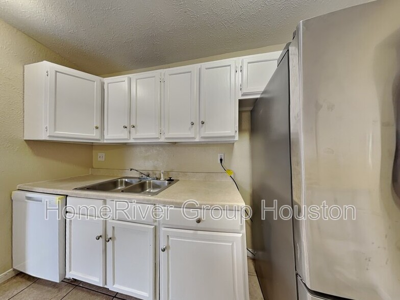 Building Photo - 5114 Shadowridge Dr