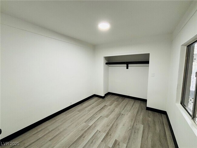 Building Photo - 1922 Fairfield Ave