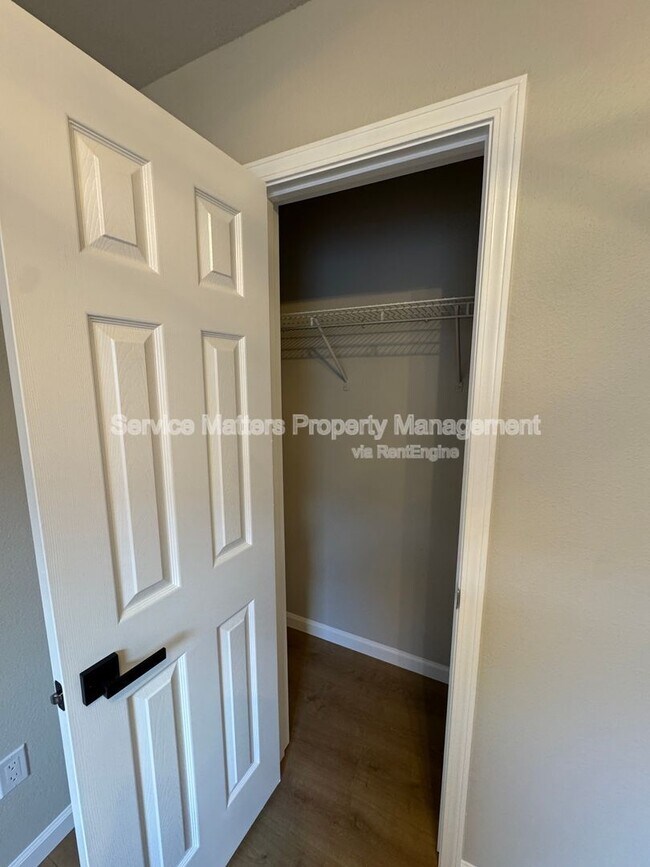 Building Photo - 10520 Wilderness Ln