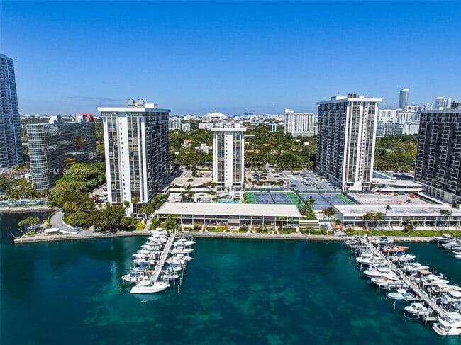 Building Photo - 1915 Brickell Ave