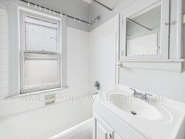 Building Photo - 1346 Kenilworth Ave