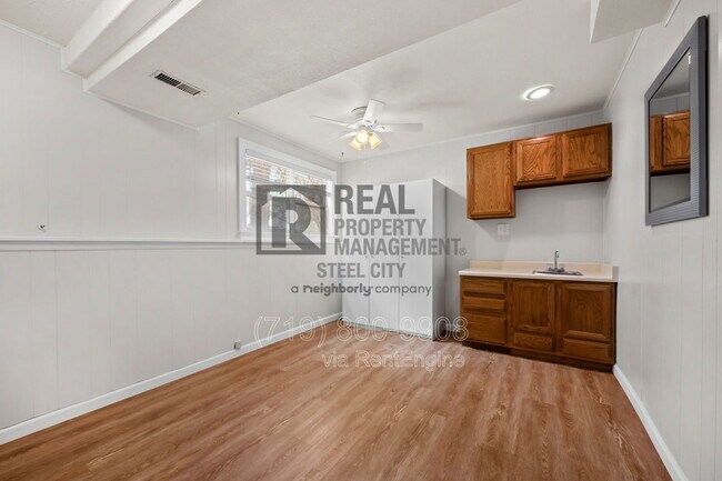 Building Photo - 12 Chicory Ct