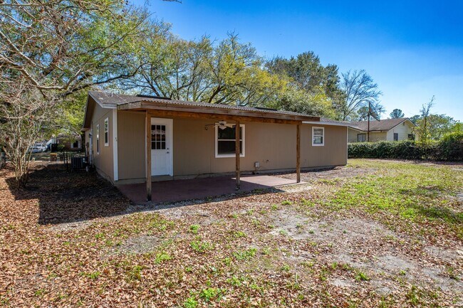 Building Photo - Great Rental in Heritage South!