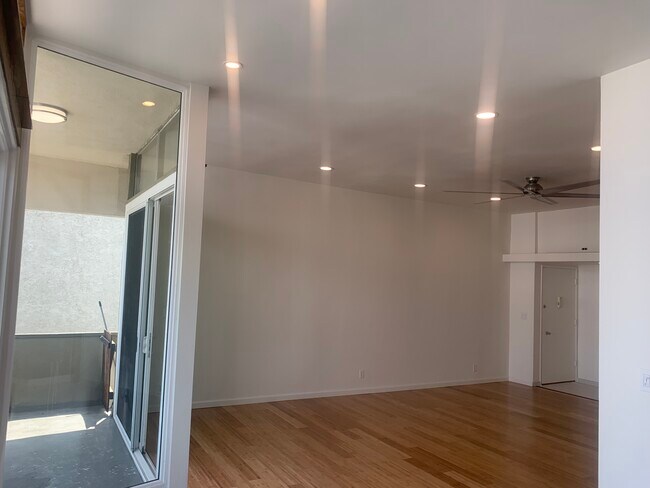 Building Photo - 11685 Gorham Ave