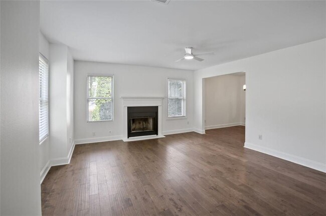 Building Photo - 1569 Foote St NE
