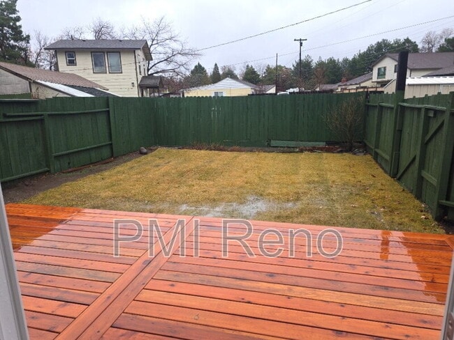 Building Photo - 452 Tracy Ln