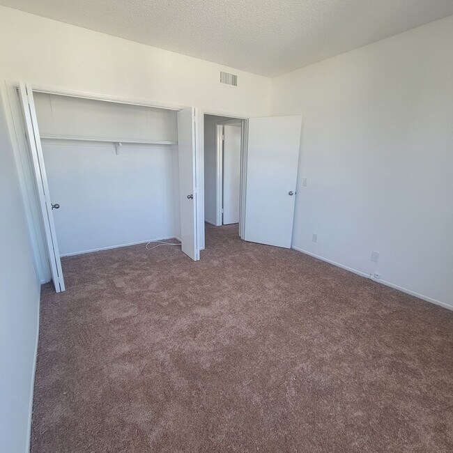 Building Photo - 2 BEDROOM CONDO UNIT IN THE WEST LA AREA 646 481 4404