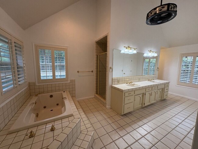 Building Photo - Entertainer delight rental home located in ''The Lakes'' subdivision Coming soon *Private Showing...