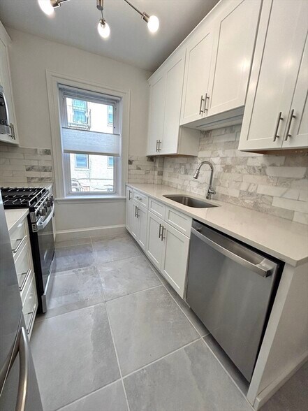 Building Photo - 1665 Commonwealth Ave