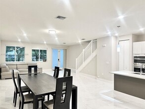 Building Photo - 10420 NW 67th St