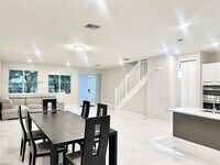 Building Photo - 10420 NW 67th St